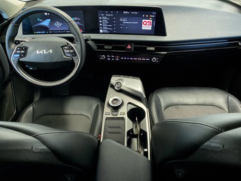 Certified 2024 Kia EV6 Light RWD image 31