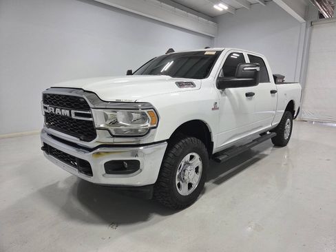 Used 2024 RAM 2500 Tradesman w/ Chrome Appearance Group AWD/4WD image 3