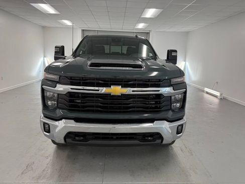 New 2026 Chevrolet Silverado 2500 LT image 2
