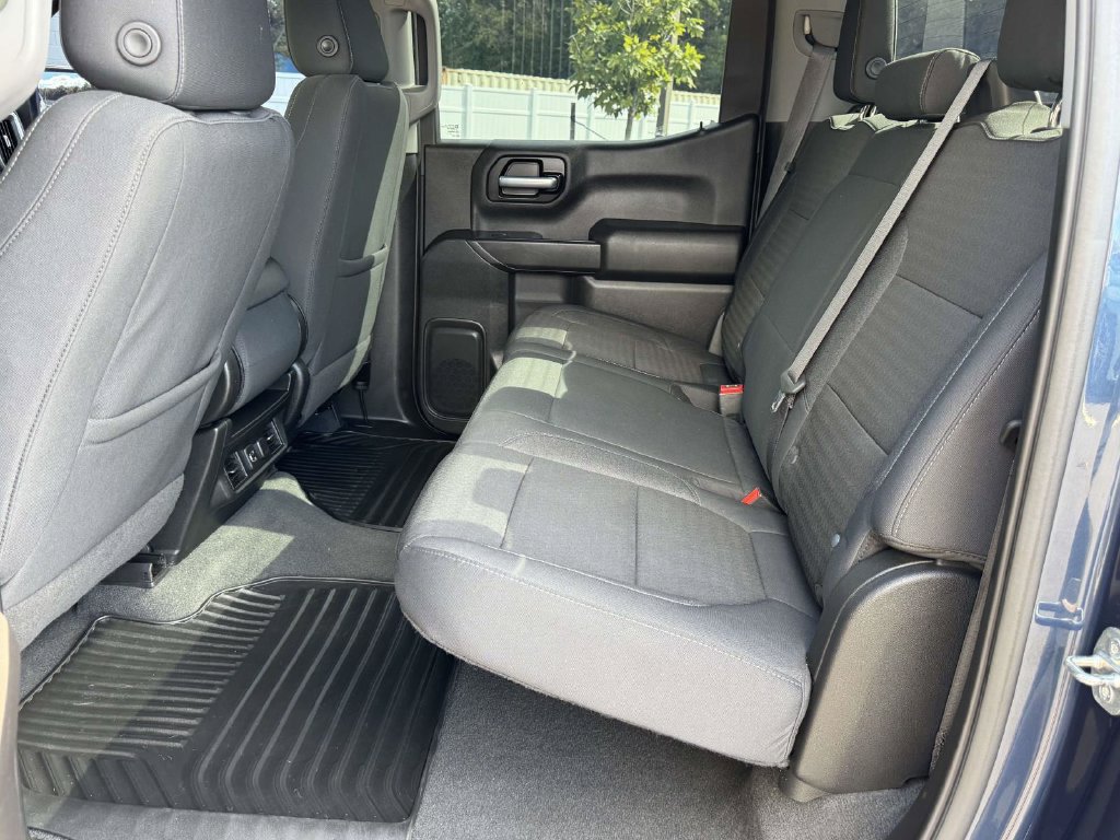 Used 2021 Chevrolet Silverado 1500 LT AWD/4WD image 18
