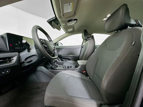 Used 2025 Kia K4 LXS image 13