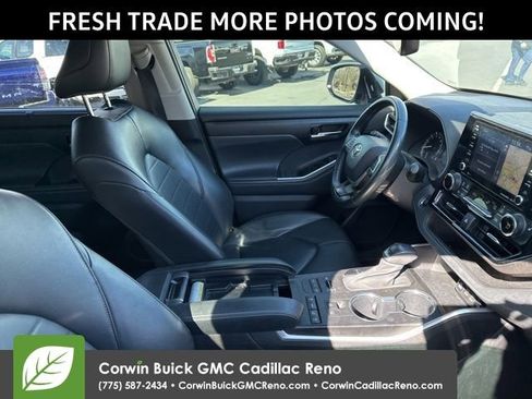 Used 2022 Toyota Highlander XLE image 9