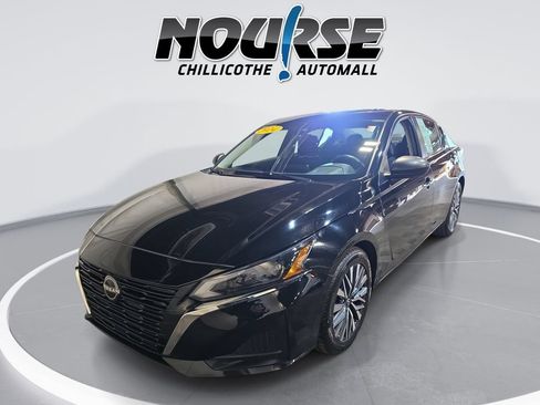 Used 2024 Nissan Altima 2.5 SV FWD image 1