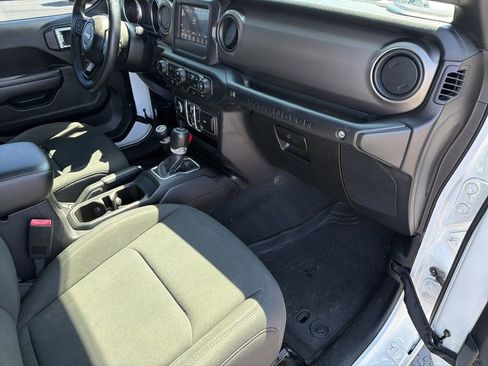 Used 2018 Jeep Wrangler Unlimited Sport S AWD/4WD image 24