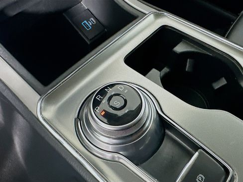 Used 2022 Ford Edge SEL image 25