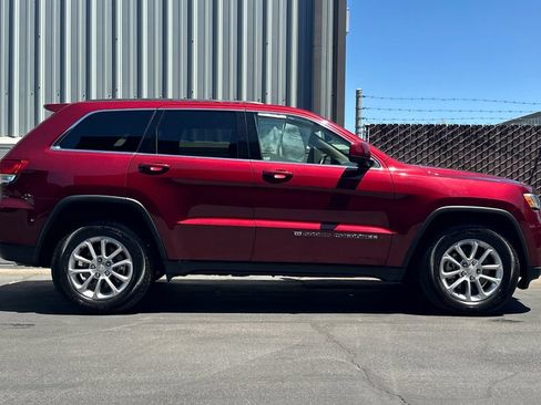 Used 2022 Jeep Grand Cherokee Laredo E RWD image 3