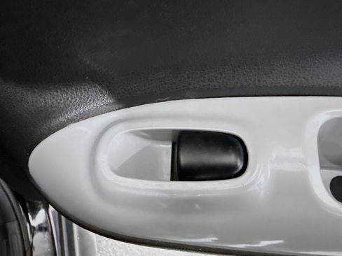 Used 2017 Nissan Juke SV image 31