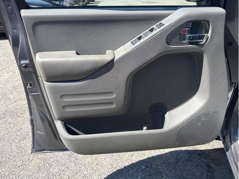 Used 2019 Nissan Frontier SV RWD image 11