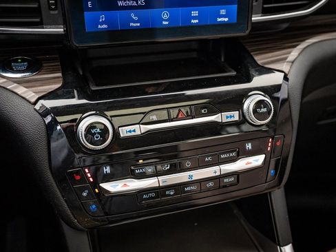 Used 2021 Ford Explorer Limited w/ Equipment Group 301A image 34