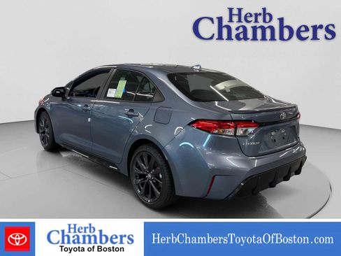Used 2026 Toyota Corolla SE w/ SE Package FWD image 3