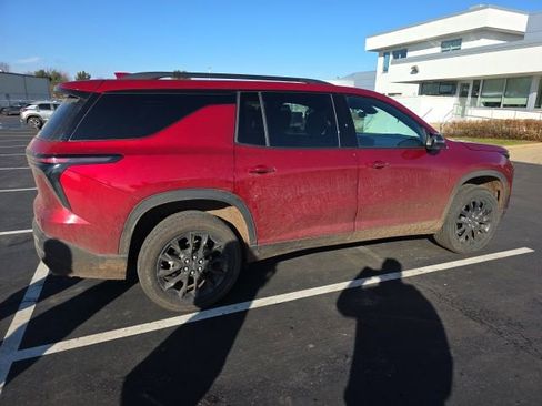 Used 2024 Chevrolet Traverse LT w/ Midnight/Sport Edition image 13