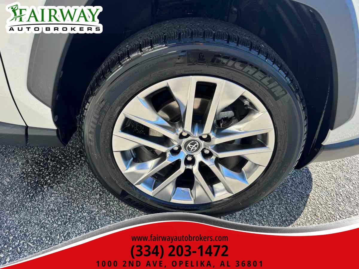 Used 2019 Toyota RAV4 Limited w/ Cold Weather Package FWD image 34