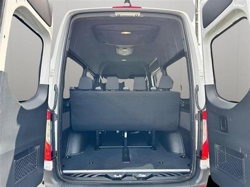 Used 2024 Mercedes-Benz Sprinter 2500 image 7
