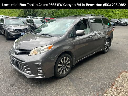 Used 2018 Toyota Sienna XLE AWD/4WD image 8
