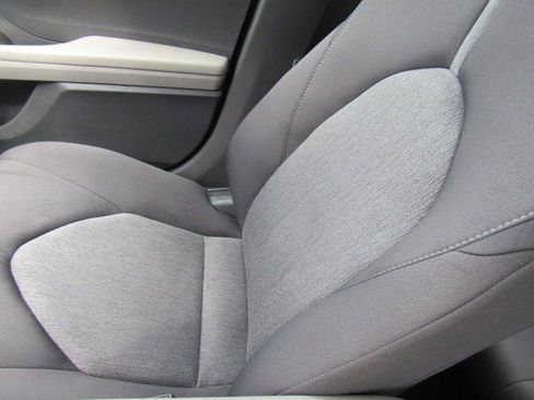 Used 2021 Toyota Camry LE image 21