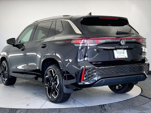 New 2026 Volkswagen Tiguan SEL R-Line image 4