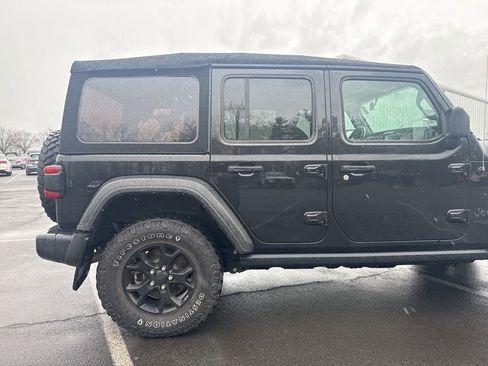 Used 2022 Jeep Wrangler Unlimited Willys image 12