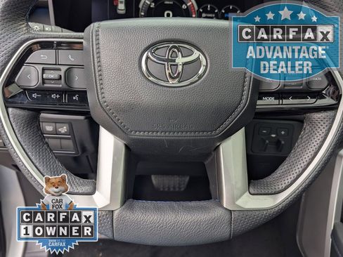 Used 2023 Toyota Sequoia Platinum AWD/4WD image 5