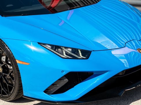 Used 2021 Lamborghini Huracan EVO RWD image 3