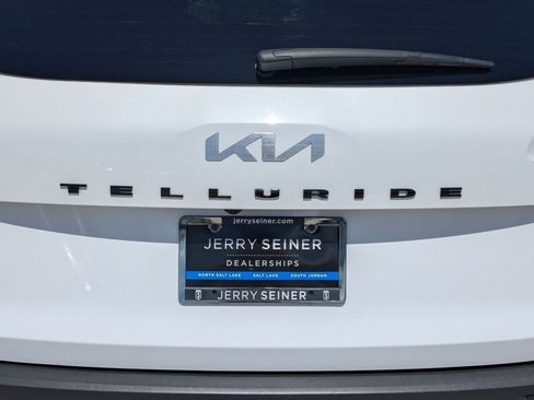 Certified 2022 Kia Telluride EX w/ EX Premium Package AWD/4WD image 13