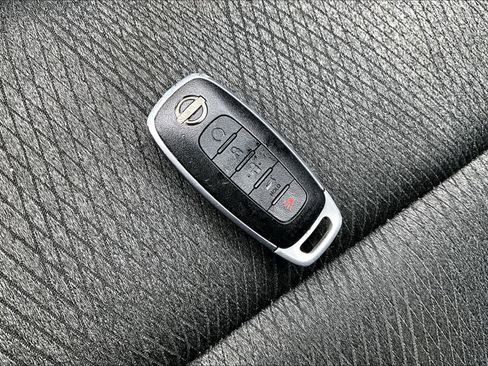 Used 2024 Nissan Rogue SV image 29