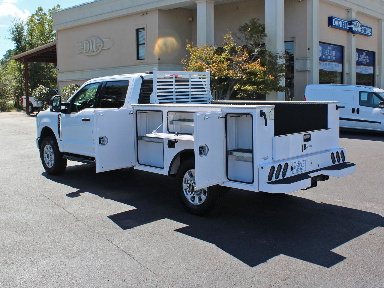 Used 2024 Ford F350 XLT w/ FX4 Off-Road Package AWD/4WD image 18