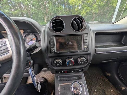 Used 2014 Jeep Patriot Latitude w/ Freedom Edition Package FWD image 35