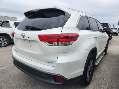 Used 2019 Toyota Highlander XLE image 4