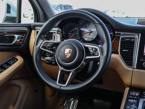 Used 2017 Porsche Macan S image 17