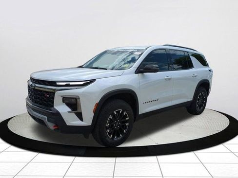 Used 2025 Chevrolet Traverse Z71 w/ Enhanced Driving Package AWD/4WD image 7