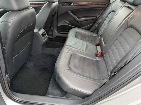 Used 2013 Volkswagen Passat 2.5 SEL Premium image 18