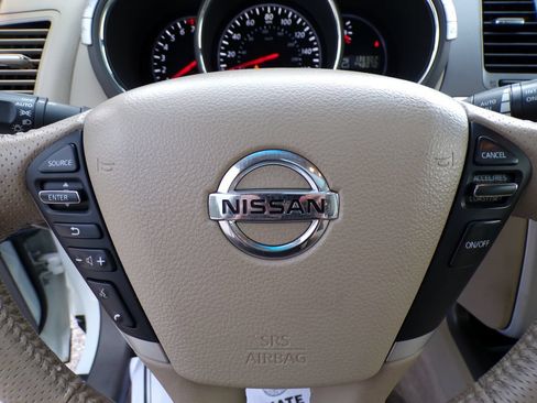 Used 2013 Nissan Murano LE w/ Platinum Pkg AWD/4WD image 32