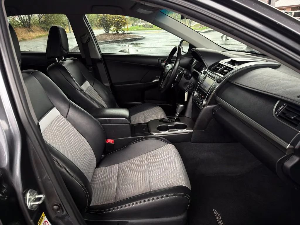 Used 2012 Toyota Camry SE FWD image 24