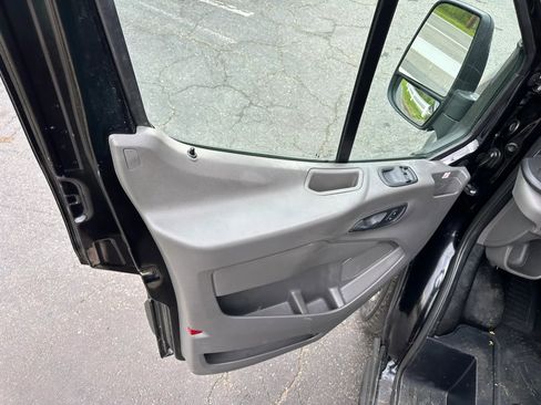 Used 2020 Ford Transit 150 Low Roof RWD image 31