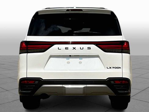 Used 2025 Lexus LX 700h Luxury w/ Appearance Package AWD/4WD image 4