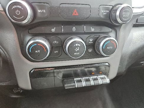 Used 2019 RAM 1500 Big Horn AWD/4WD image 17
