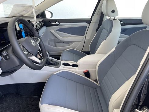 New 2025 Volkswagen Jetta SE image 18