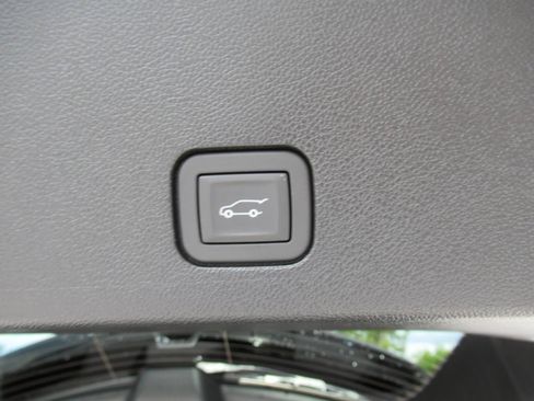 Certified 2025 Cadillac XT6 Premium Luxury w/ Platinum Package AWD/4WD image 38