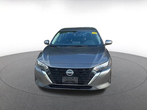 Used 2025 Nissan Sentra SV FWD image 2