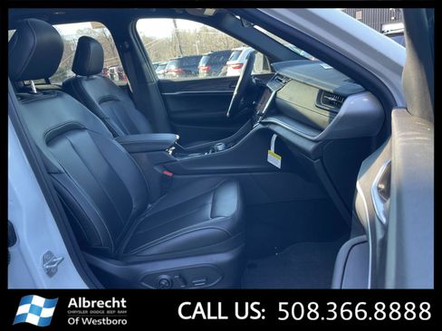 New 2026 Jeep Grand Cherokee Limited image 16