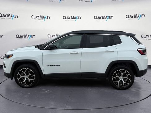 Used 2024 Jeep Compass Limited AWD/4WD image 2