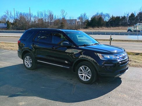 Used 2019 Ford Explorer XLT w/ Class III Trailer Tow Package image 7
