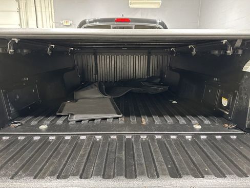 Used 2018 Toyota Tacoma TRD Sport image 15