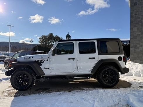 Used 2023 Jeep Wrangler Willys image 9