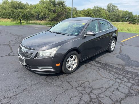 Used 2014 Chevrolet Cruze LT FWD image 3