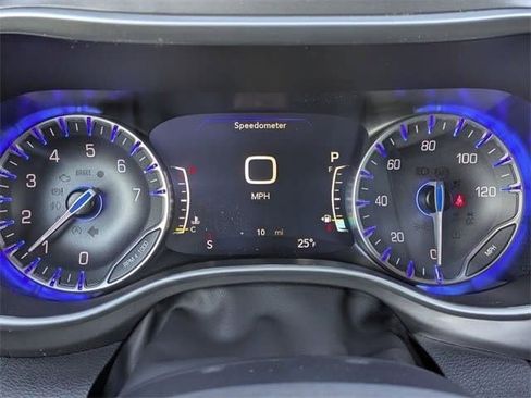 New 2026 Chrysler Pacifica Select image 10