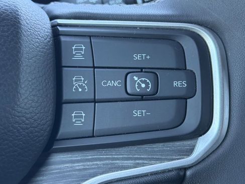 Used 2024 Jeep Wagoneer Series II w/ Flexible Seating Group RWD image 26