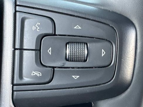 Used 2023 GMC Yukon XL SLT w/ SLT Premium Package image 30