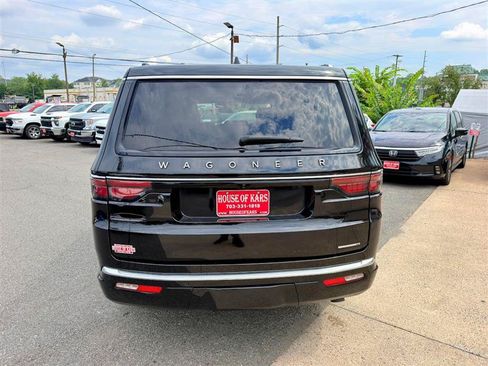 Used 2024 Jeep Wagoneer Series II AWD/4WD image 3