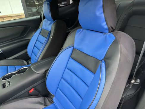 Used 2025 Ford Mustang GT RWD image 3